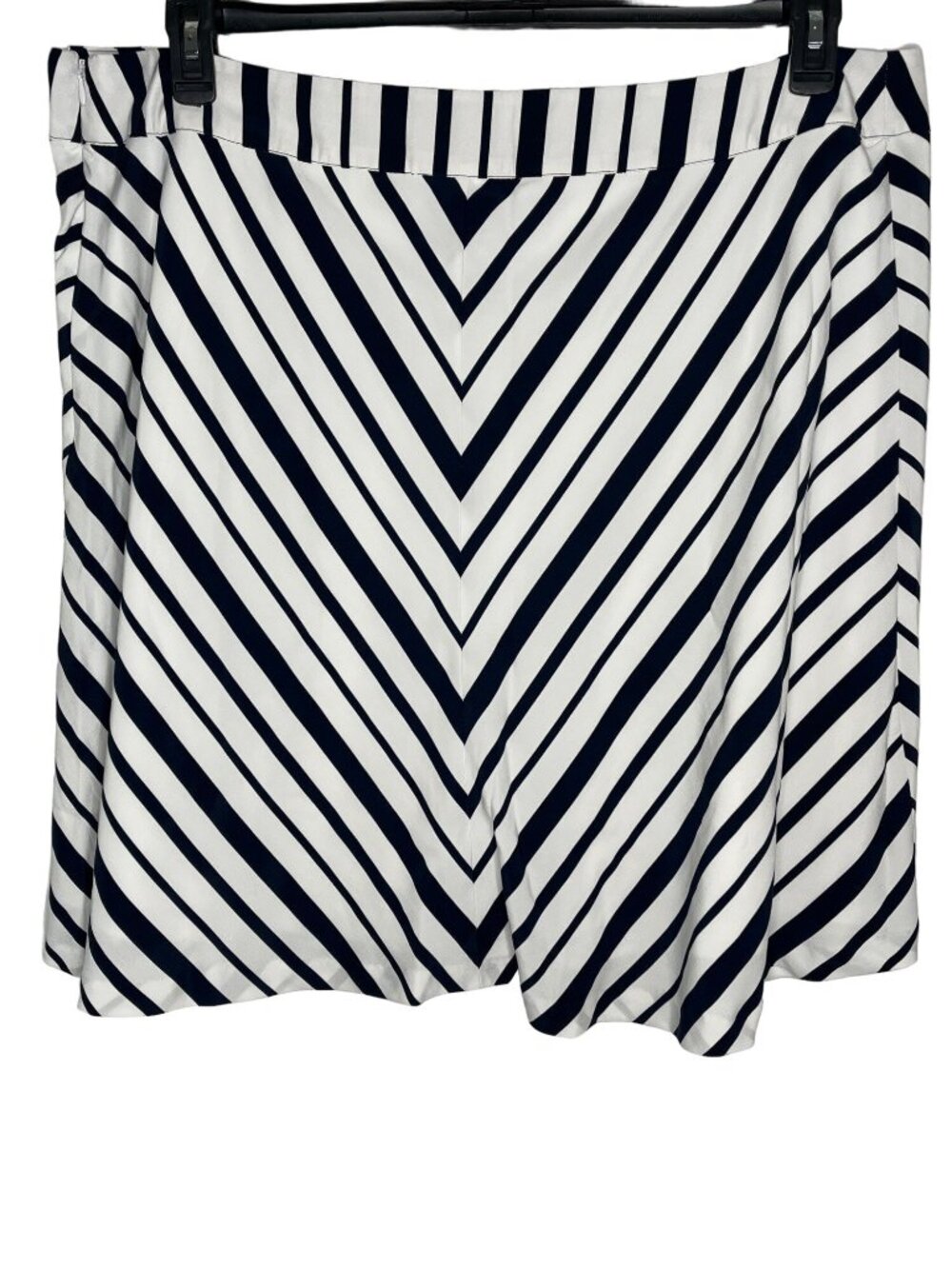 Lane Bryant Plus 22 Chevron Stripe Flare Skirt Navy White Side Zip - Picture 2 of 10